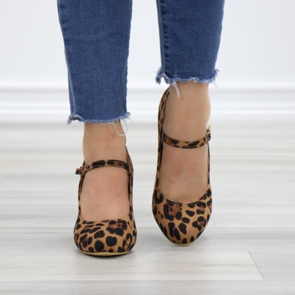 Leopard Suede Low Heel Rockabilly Pumps - Picture 8 of 14